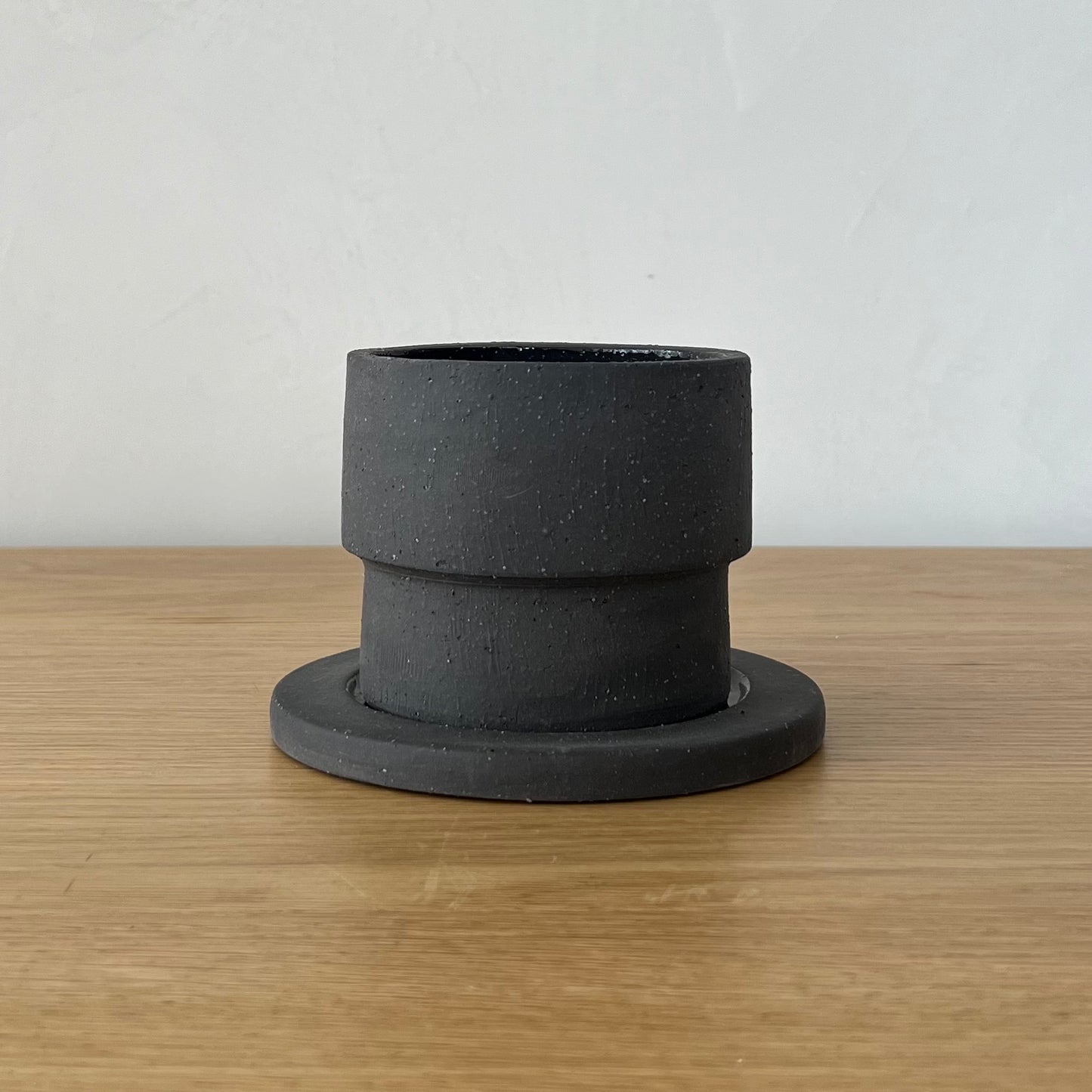 Air Black Clay Pot and Saucer