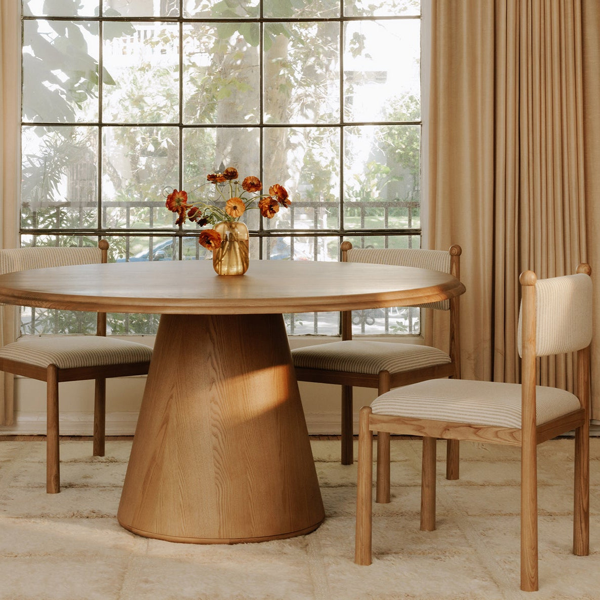 Tutto Dining Table