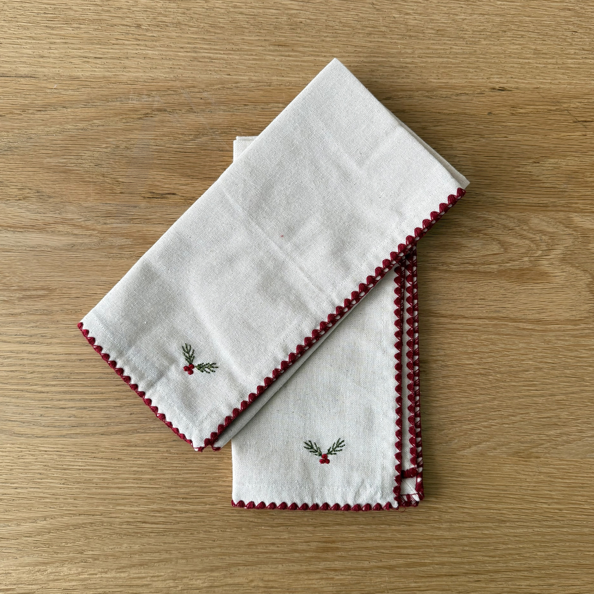 Holly Embroidered Napkins - Set of 4