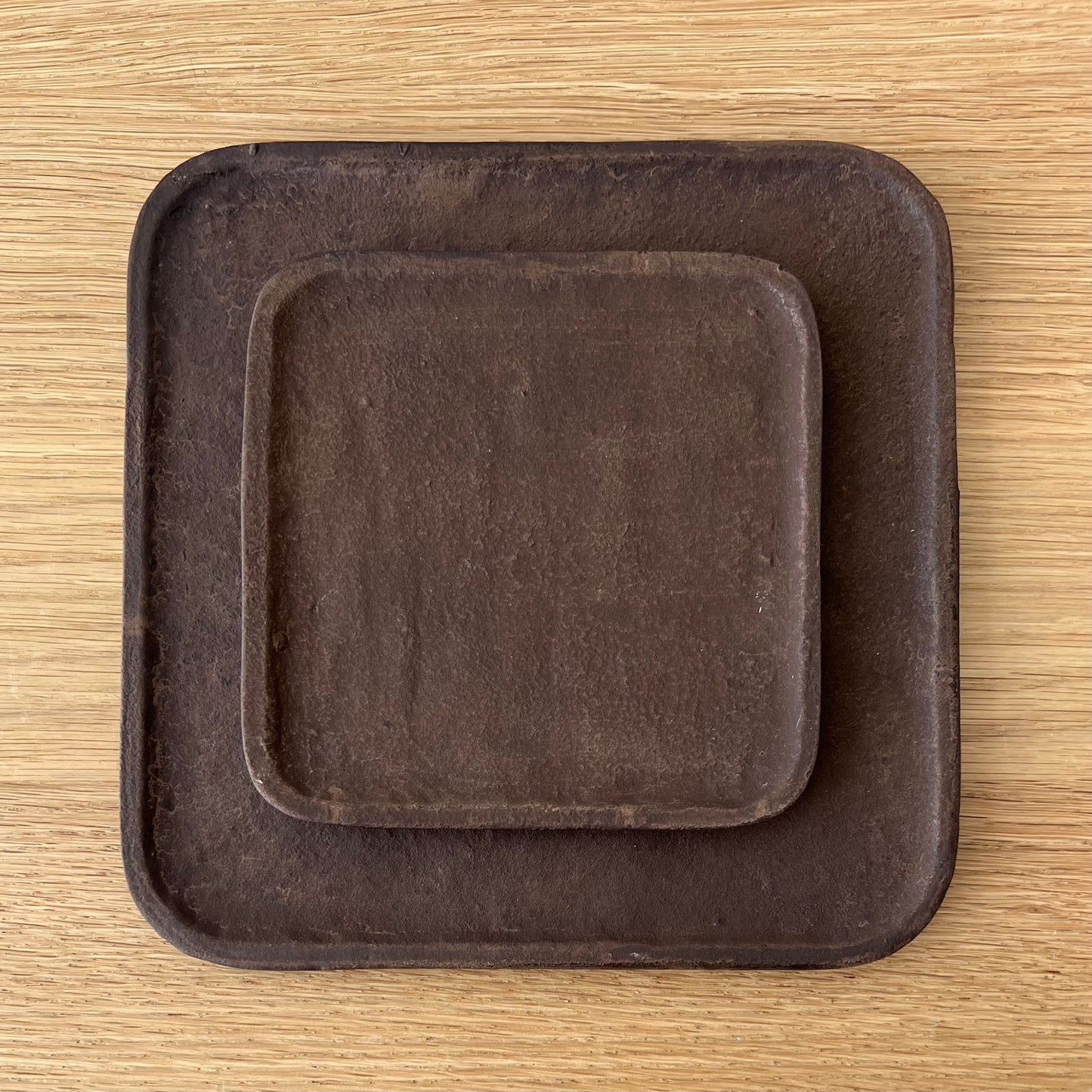 Meera Rust Tray