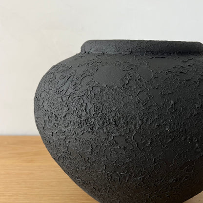 Luna Black Terracotta Vase