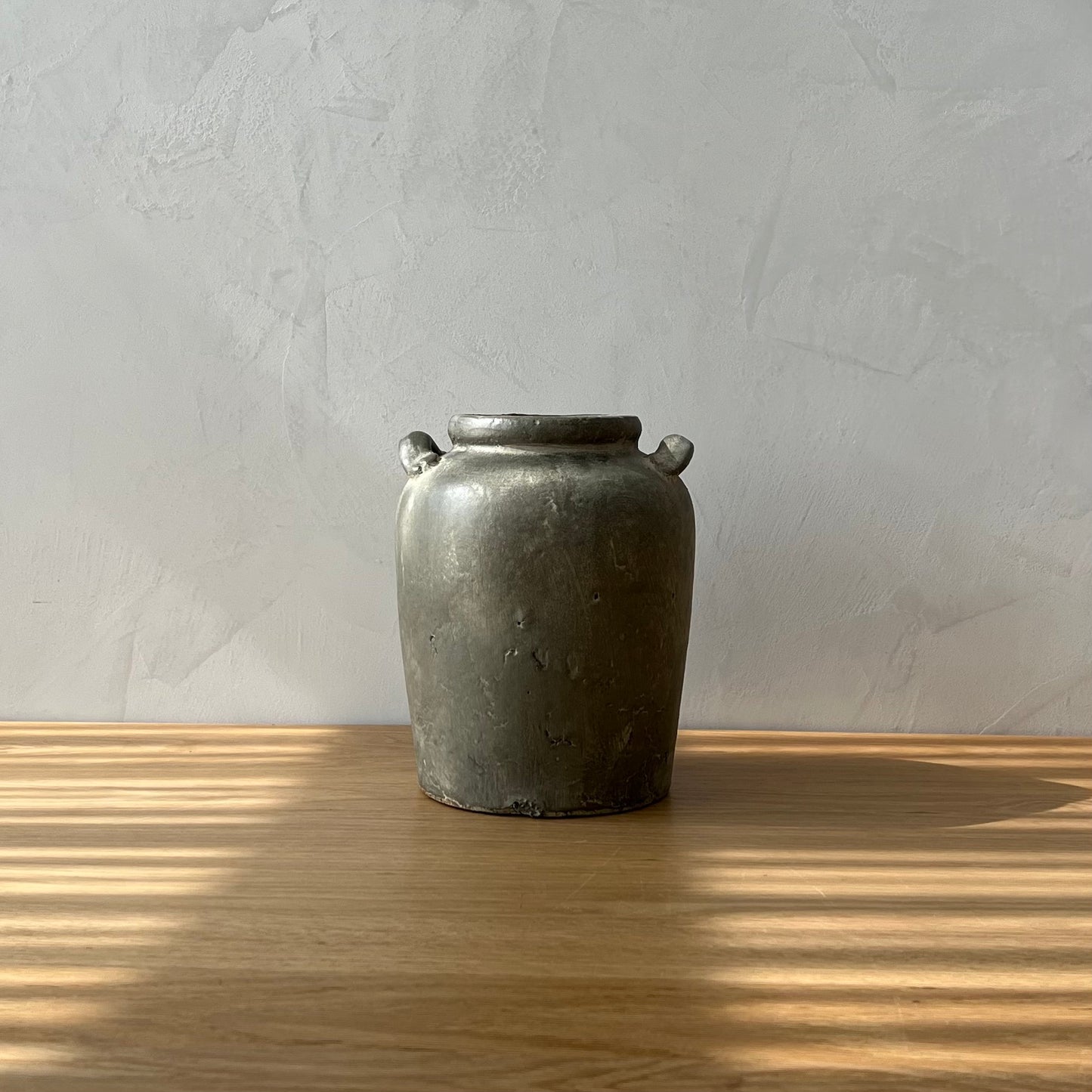 Wabi_sabi_terracotta_vase