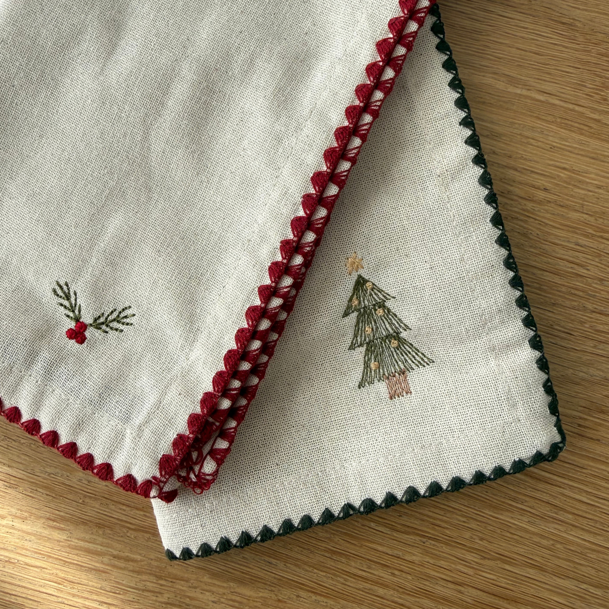 Holly Embroidered Napkins - Set of 4