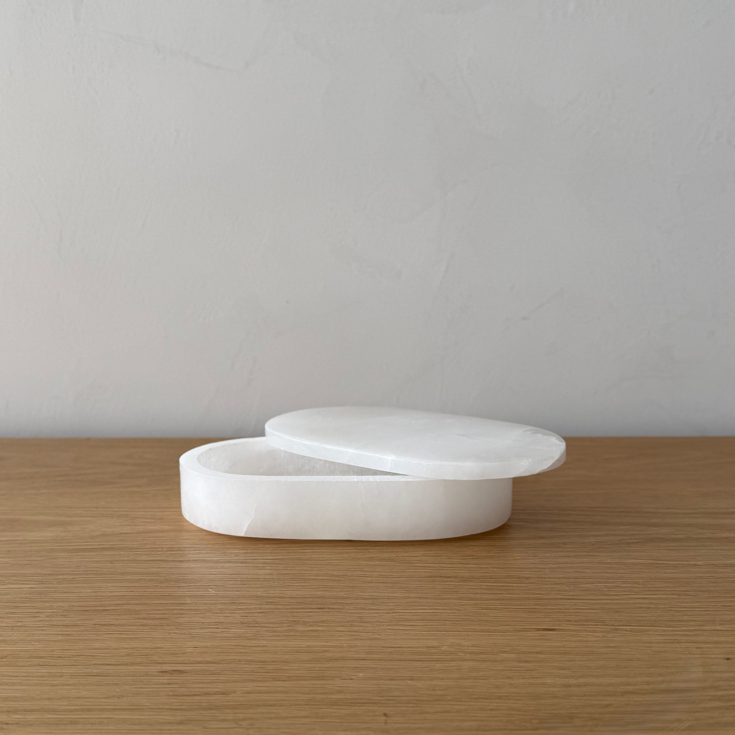 Alabaster Oval Display Box