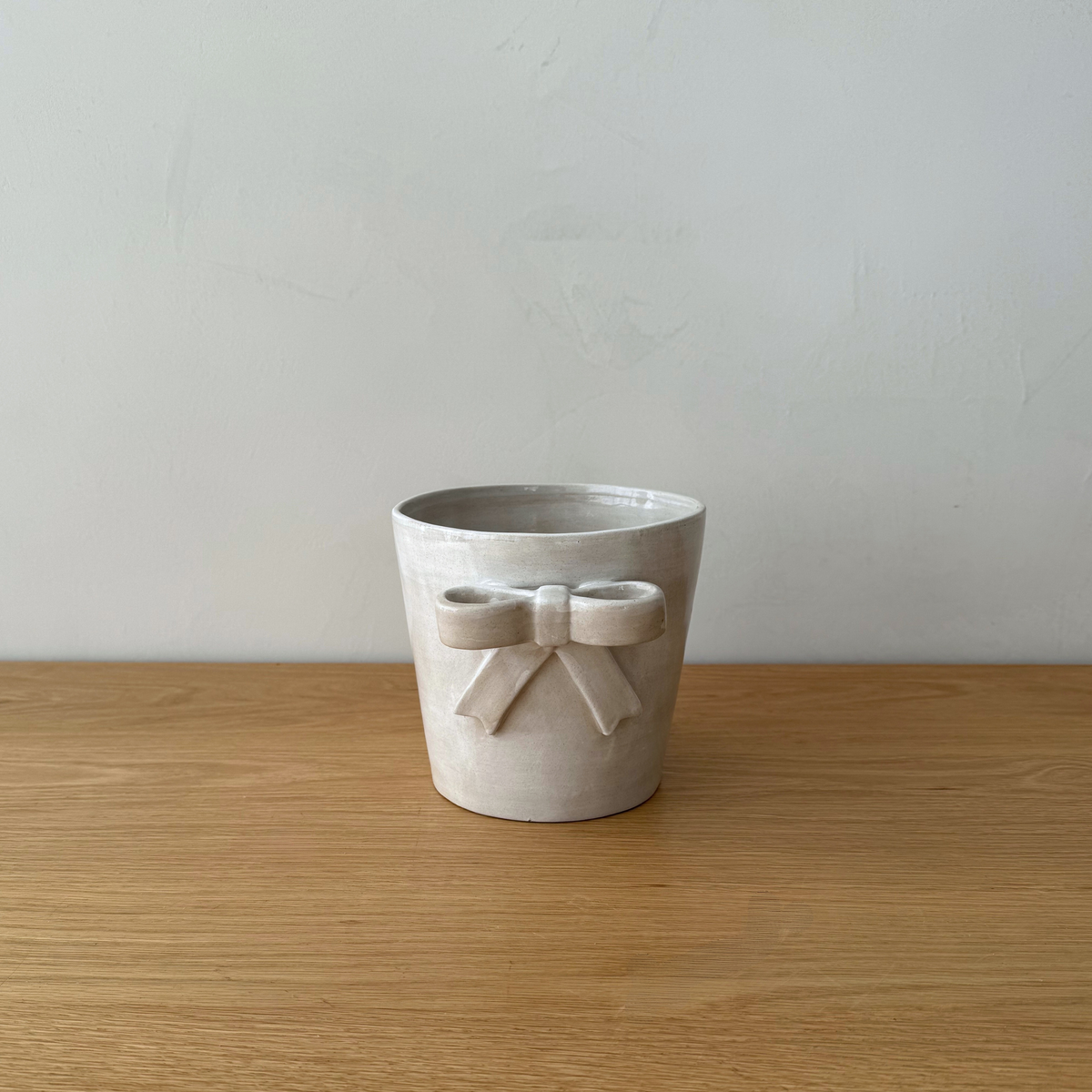Stoneware Bow Pot