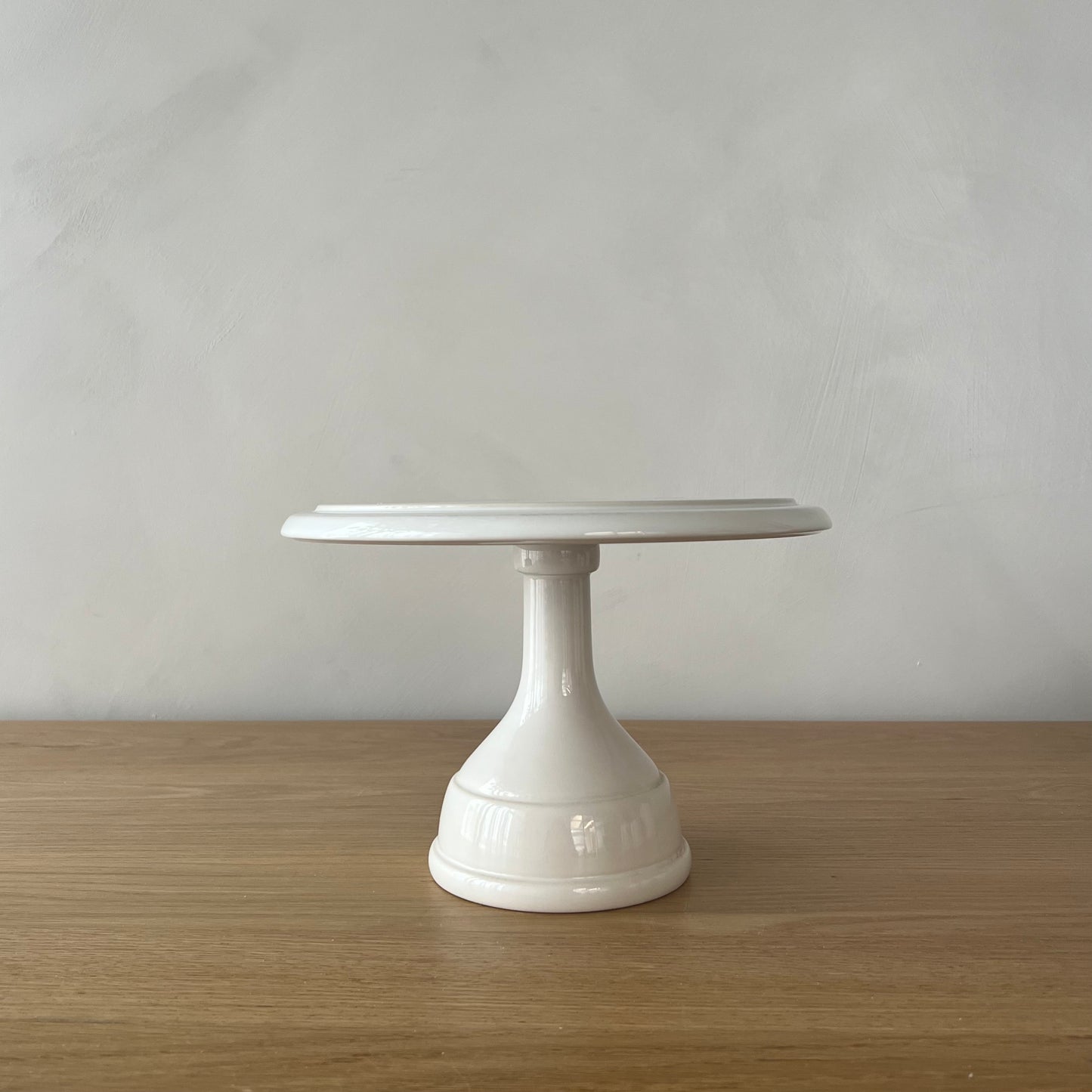 Jodie Footed Cakestand